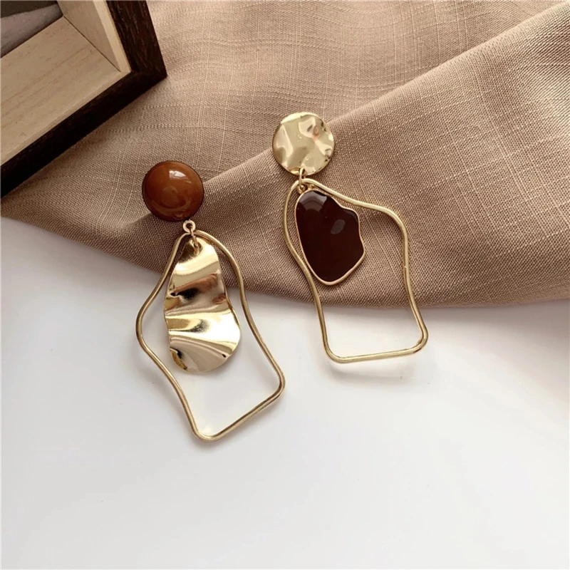 New Korean Black Acrylic Drop Earrings For Women Punk Jewelry Vintage Statement Black Metal Crystal Dangle Hanging Earring
New Korean Black Acrylic Drop Earrings For Women Punk Jewelry Vintage Statement Black Metal Crystal Dangle Hanging Earring