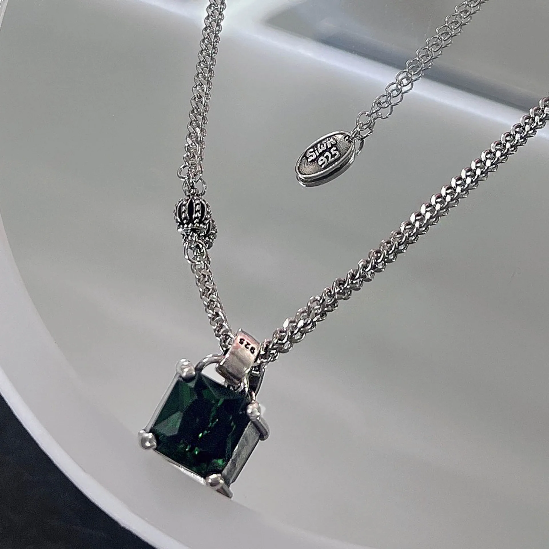 Solid 925 Sterling Silver Green Emerald Ring for Women TRENDY Silver 925 Jewelry Green Emerald Jewelry Gemstone Pendants Females 
Solid 925 Sterling Silver Green Emerald Ring for Women TRENDY Silver 925 Jewelry Green Emerald Jewelry Gemstone Pendants Females