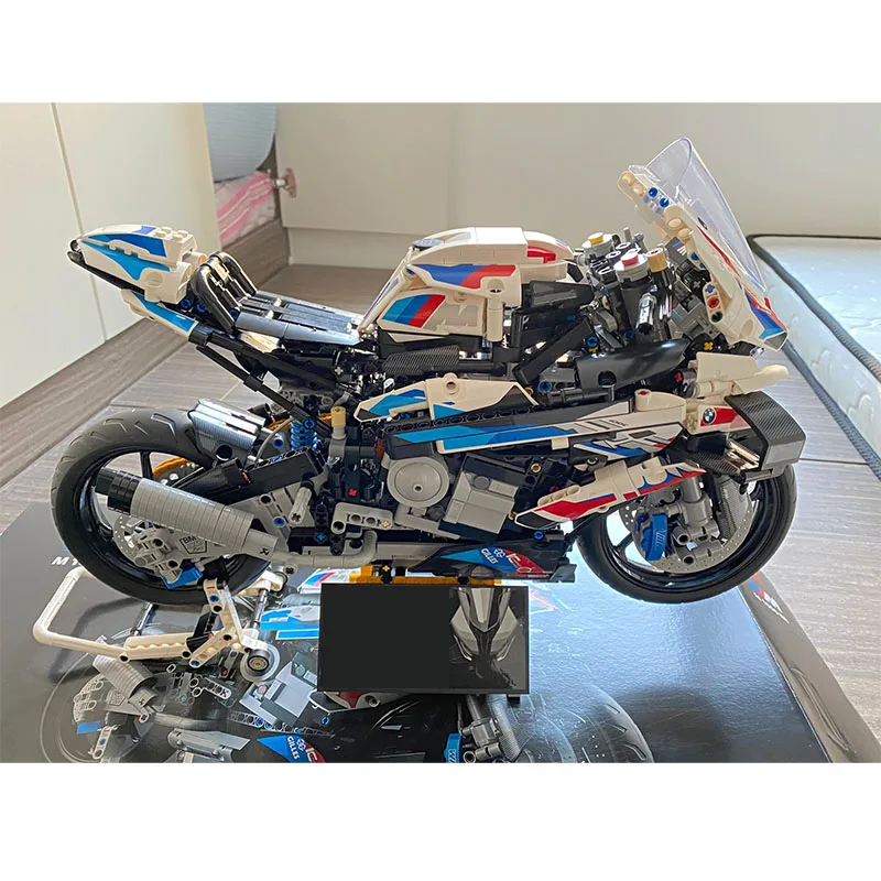 1920PCS Technical Motorcycle Car Model M 1000 RR Motorbike 42130 Building Blocks MOC City Racing Vehicle Toys Boy Children Gifts
1920PCS Technical Motorcycle Car Model M 1000 RR Motorbike 42130 Building Blocks MOC City Racing Vehicle Toys Boy Children Gifts