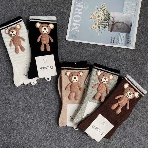 

Age Reduction Cute Cartoon Bear Colorblock Women Socks All-match Mid Tube Stocking Personality Casual Students Stockings 2023