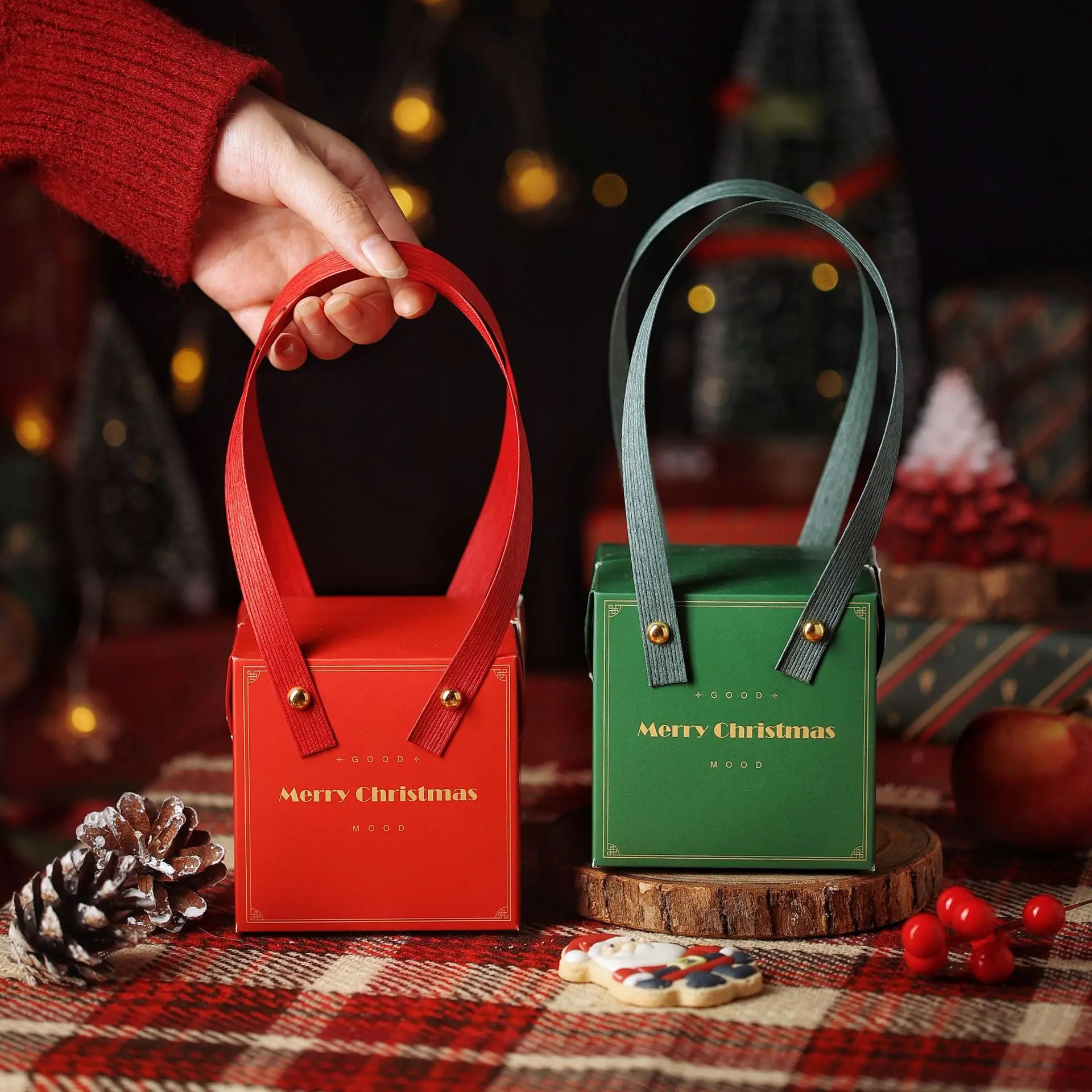 10PCS Christmas Eve Apple Box Creative Red green Handheld Gift Box Candy Cake Handheld Gift Christmas Cube Gift Packaging Bag
10PCS Christmas Eve Apple Box Creative Red green Handheld Gift Box Candy Cake Handheld Gift Christmas Cube Gift Packaging Bag