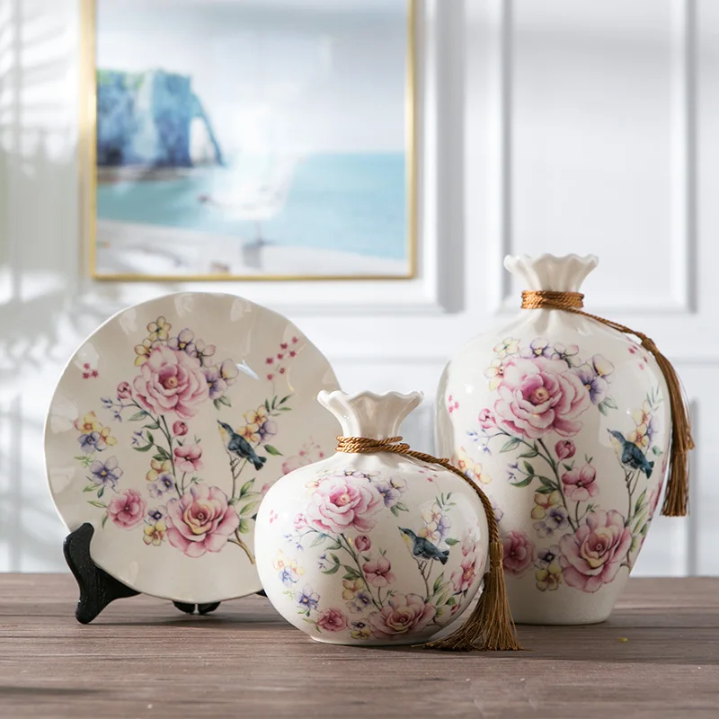 Creative American-style ceramic vase three-piece living room home desktop vase European-style handicraft ornaments
Creative American-style ceramic vase three-piece living room home desktop vase European-style handicraft ornaments