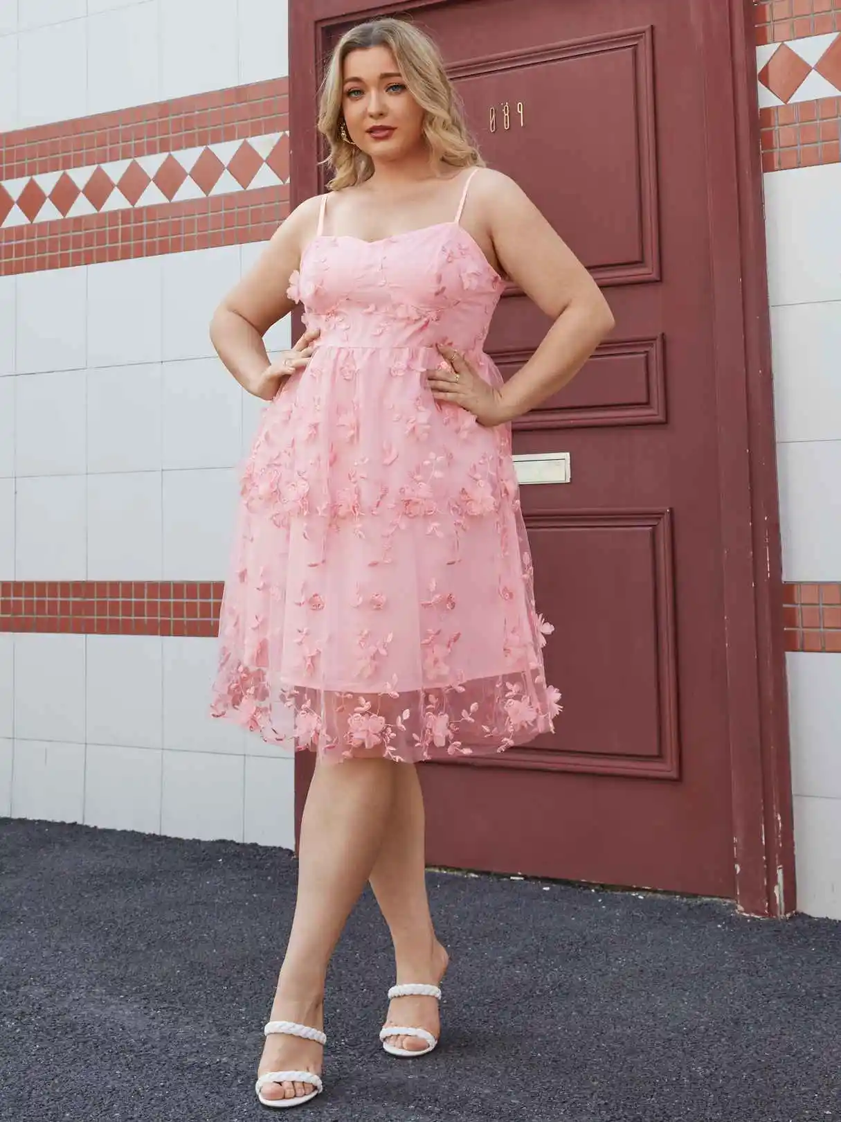 ICURVEE Plus Size Summer Dress 2022 Women Sleeveless Lace Patchwork Sexy Elegant Party Sundress Sexy Evening Knee Length Vestido
ICURVEE Plus Size Summer Dress 2022 Women Sleeveless Lace Patchwork Sexy Elegant Party Sundress Sexy Evening Knee Length Vestido