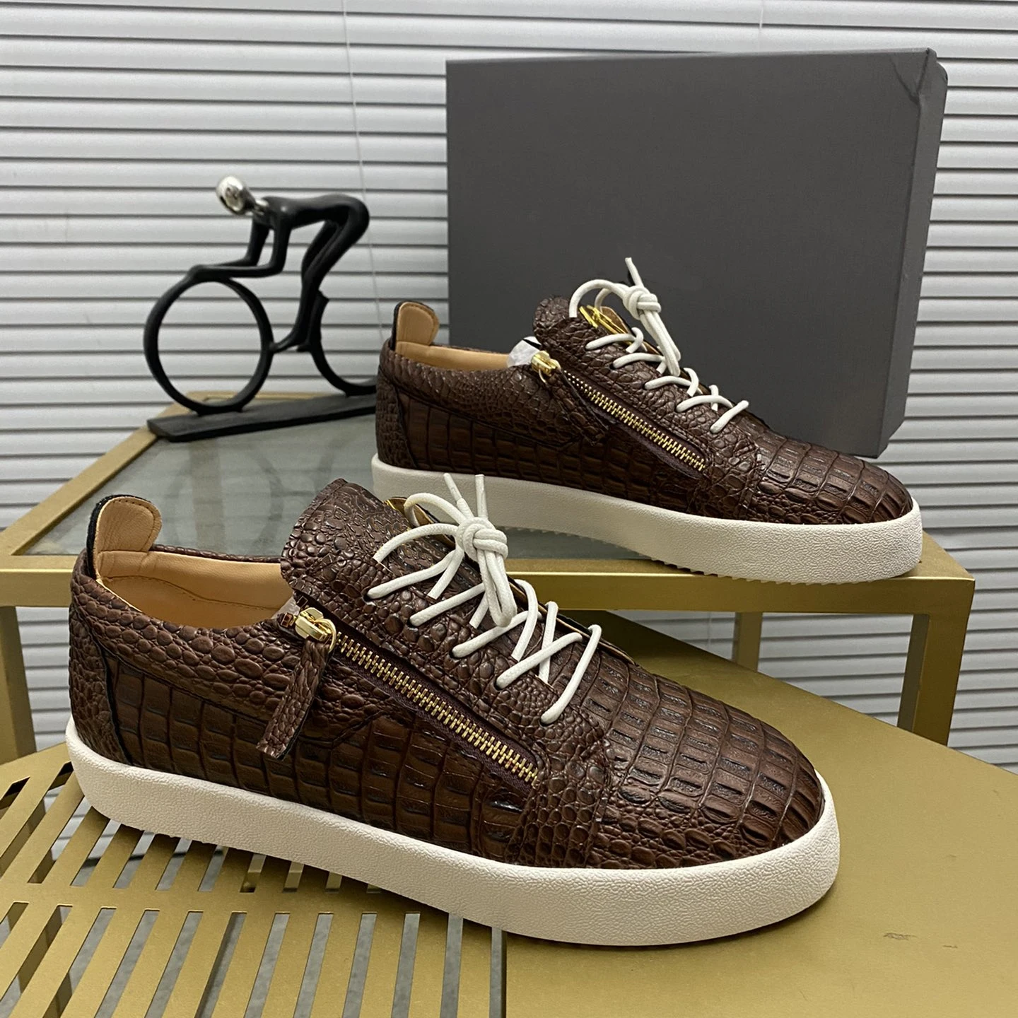 

Top Quality GZ Mens Casual Shoes Luxury Womens Leather Sneakers Unisex Fashion Trainers Youth Designer Canvas Shoes MD0052