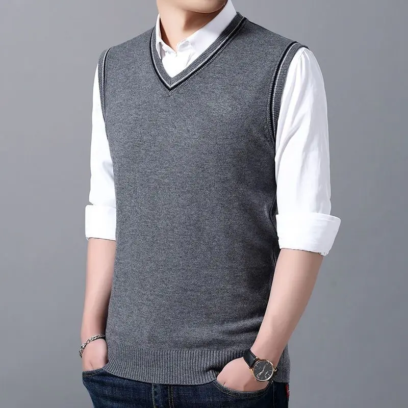 2022 New Autumn and Winter Fashion Brand Pullover Sweater V Neck Knit Vest Men Sleeveless Casual Comfortable Men Clothing Z23
2022 New Autumn and Winter Fashion Brand Pullover Sweater V Neck Knit Vest Men Sleeveless Casual Comfortable Men Clothing Z23