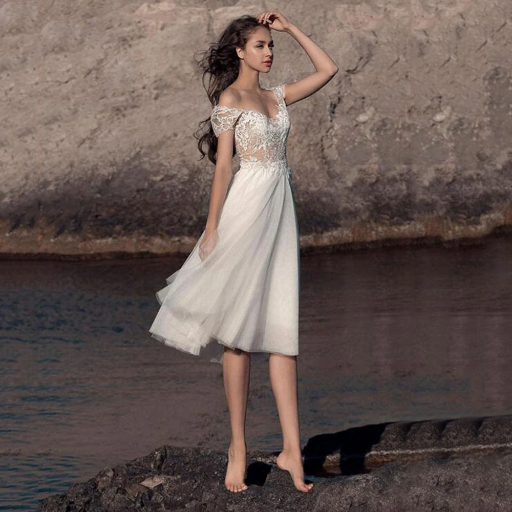 Платье свадебное кружевное ТРАПЕЦИЕВИДНОЕ до колен, с V-образным вырезом
Платье свадебное кружевное ТРАПЕЦИЕВИДНОЕ до колен, с V-образным вырезом