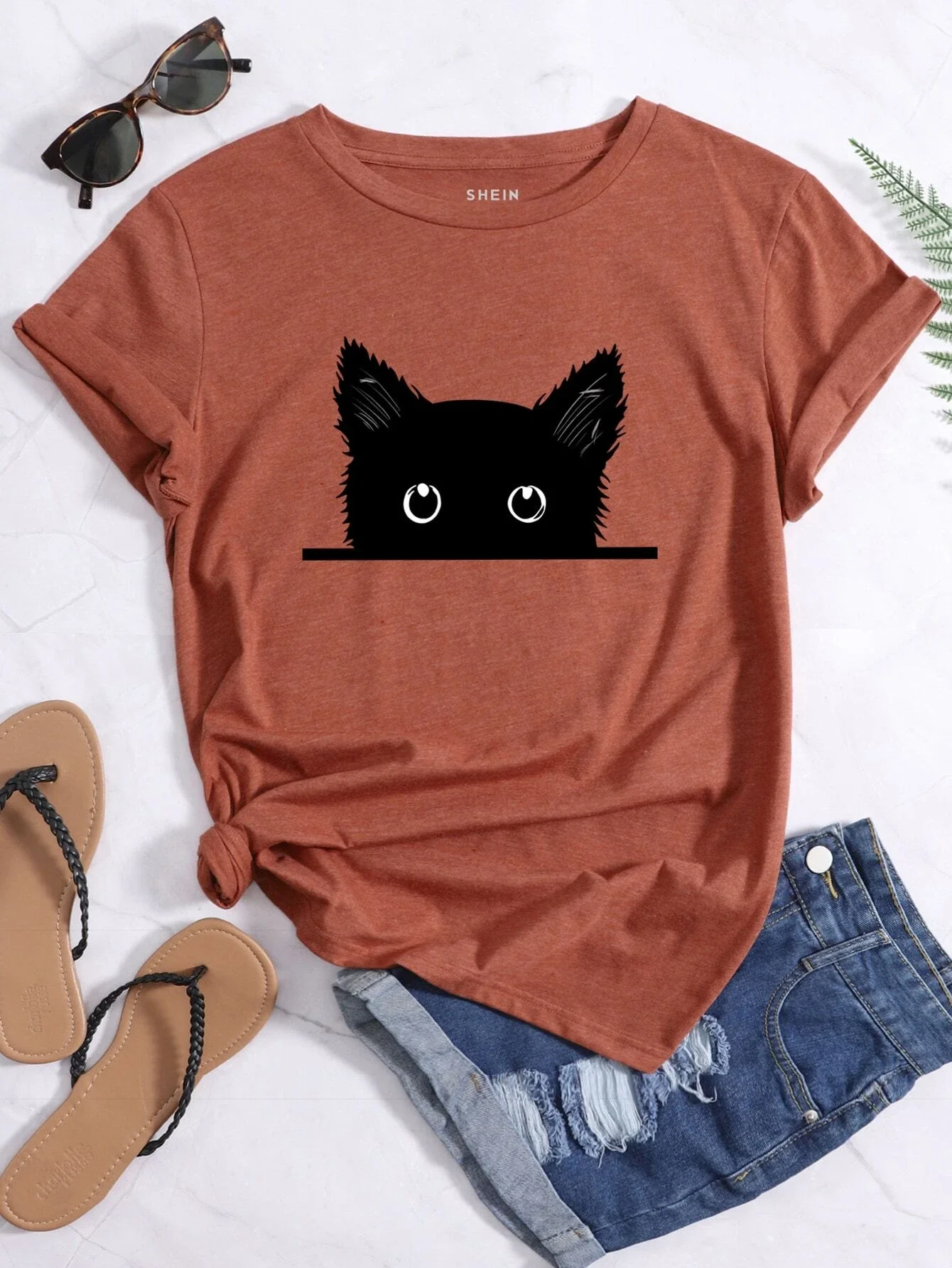 Cat Print Round Neck Tee 
Cat Print Round Neck Tee