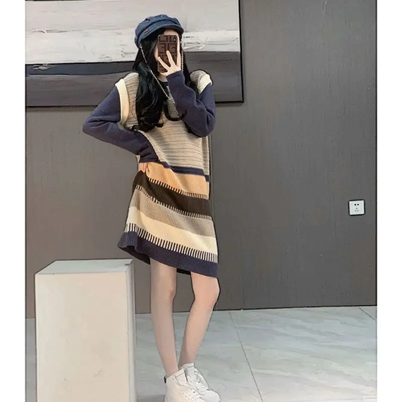 2023 New Autumn Winter Vintage Knitted Sweater Striped Dress Women Korean Fashion Casual Long Sleeve Pullover Dresses A116
2023 New Autumn Winter Vintage Knitted Sweater Striped Dress Women Korean Fashion Casual Long Sleeve Pullover Dresses A116