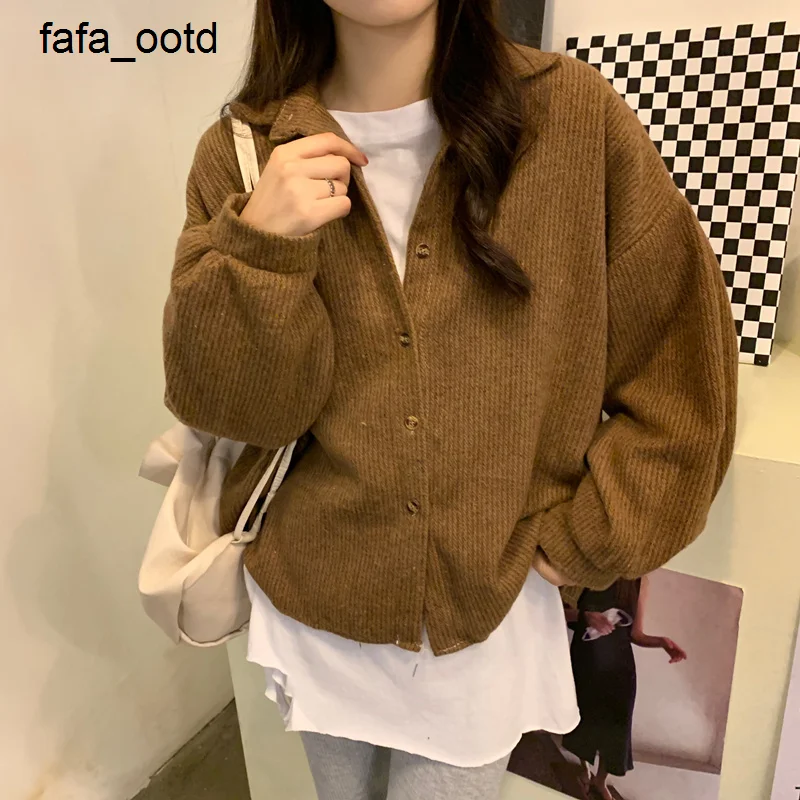 temperament shirt autumn women's design sense niche top new 2022 small corduroy long sleeve coat 
temperament shirt autumn women's design sense niche top new 2022 small corduroy long sleeve coat