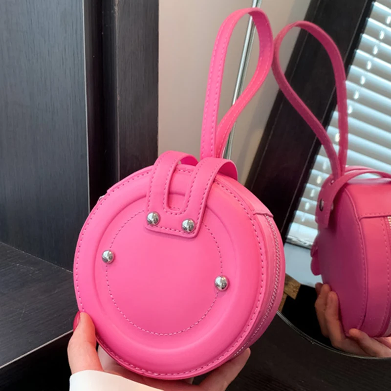 Fashion Women PU Leather Coin Purse Lovely Round Bags Rivets Short Small Wallet Clutch Korean Style Key Card Bag Headset Bags
Fashion Women PU Leather Coin Purse Lovely Round Bags Rivets Short Small Wallet Clutch Korean Style Key Card Bag Headset Bags