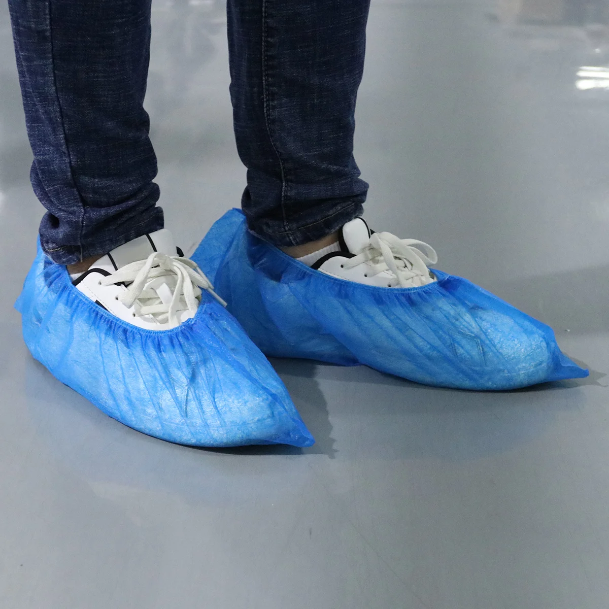 200PC Shoes Covers Non-Woven Fabric Disposable Elastic Band Breathable Thickened Anti-Slip Shoe Covers (Blue)
200PC Shoes Covers Non-Woven Fabric Disposable Elastic Band Breathable Thickened Anti-Slip Shoe Covers (Blue)