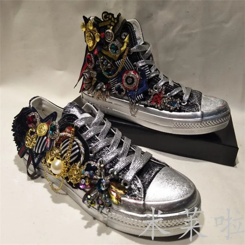 Women's Heavy Industry Casual All-match Flat Sneakers Medal Ribbon Rhinestone Round Skateboard Trend Canvas Shoes 35-46
Women's Heavy Industry Casual All-match Flat Sneakers Medal Ribbon Rhinestone Round Skateboard Trend Canvas Shoes 35-46