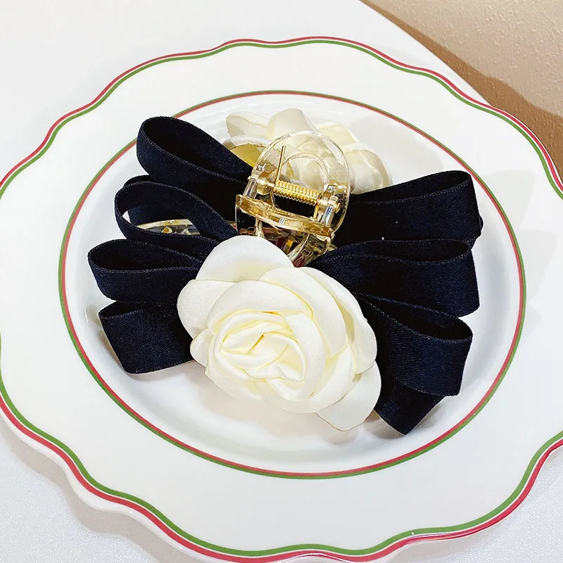 Women Elegant White Rose Flower Hair Claws Sweet Hair Decorate Hairpins Hair Clips Barrettes Headband Fashion Hair Accessories
Women Elegant White Rose Flower Hair Claws Sweet Hair Decorate Hairpins Hair Clips Barrettes Headband Fashion Hair Accessories