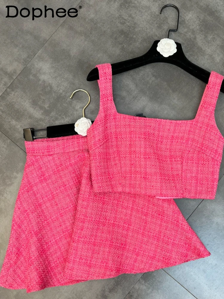 2022 new summer fashion women clothes strapless sleeves square collar short tank vest and mini skirt two pieces set
2022 new summer fashion women clothes strapless sleeves square collar short tank vest and mini skirt two pieces set