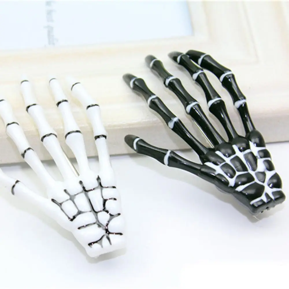 2Pcs Harajuku Skull Skeleton Hand Hair Clip New HotWomen Girls Bone Hairpins Gripper Halloween Ghost Hair Claw Hair Accessories
2Pcs Harajuku Skull Skeleton Hand Hair Clip New HotWomen Girls Bone Hairpins Gripper Halloween Ghost Hair Claw Hair Accessories