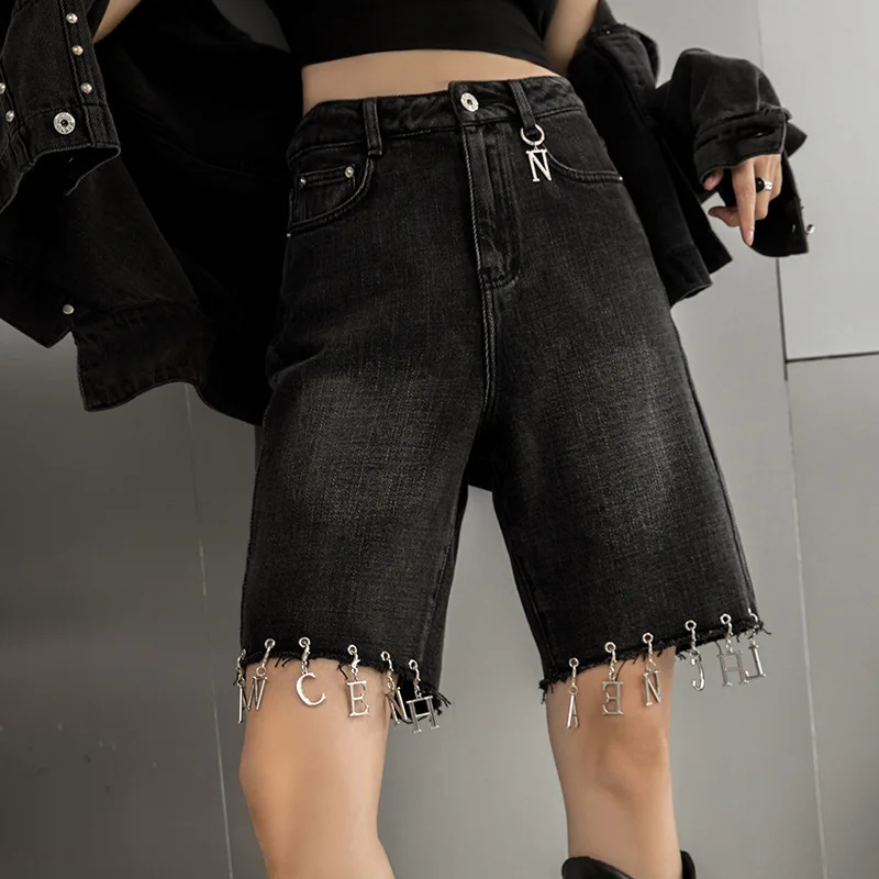 Women's 2022 summer new hot selling street INS heavy industry five-point straight five-point trousers female denim shorts
Women's 2022 summer new hot selling street INS heavy industry five-point straight five-point trousers female denim shorts