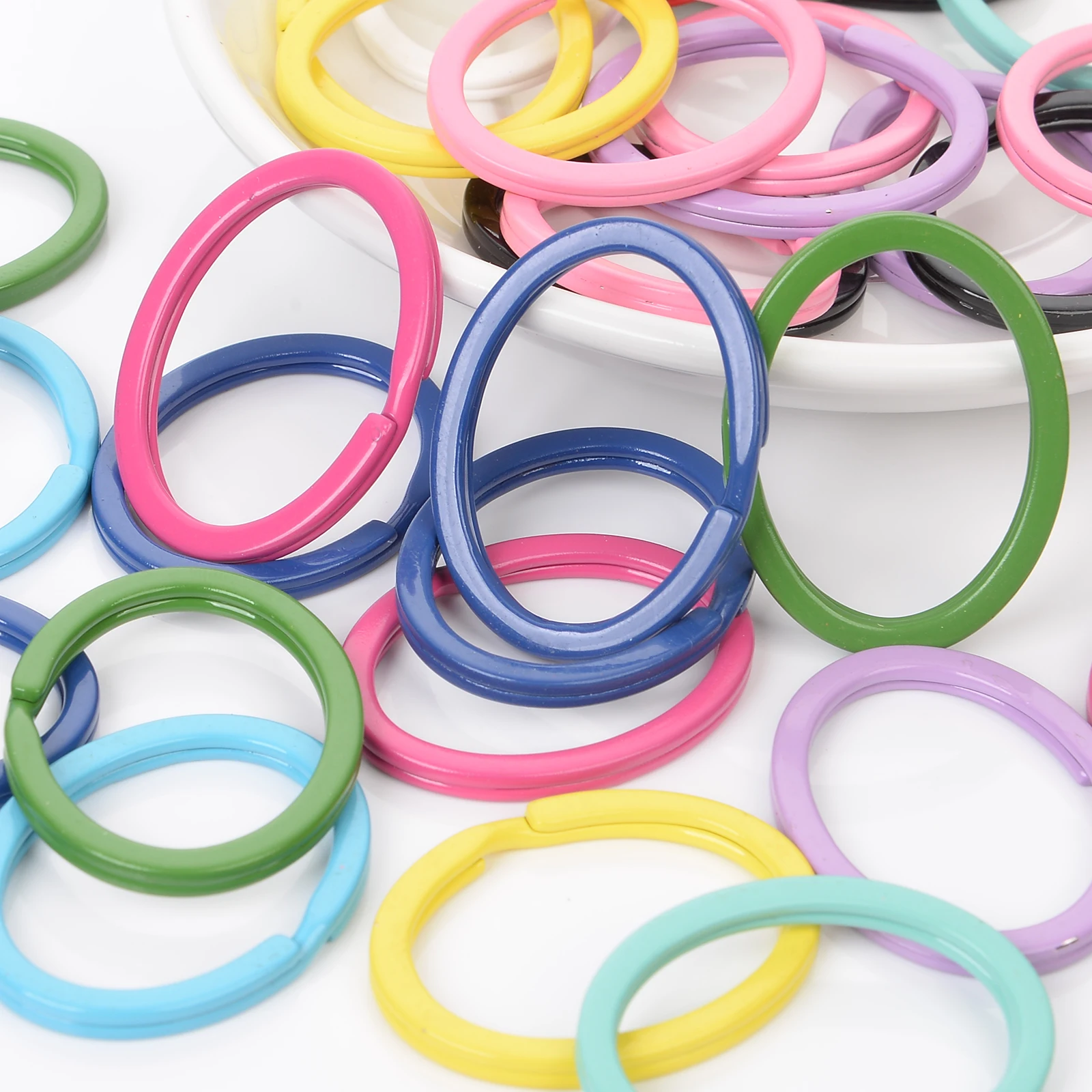 37x28mm Mixed Color Painted Oval Keychain Simple Color Jewelry Findings Hooks for DIY Charm handmade Accessories 
37x28mm Mixed Color Painted Oval Keychain Simple Color Jewelry Findings Hooks for DIY Charm handmade Accessories