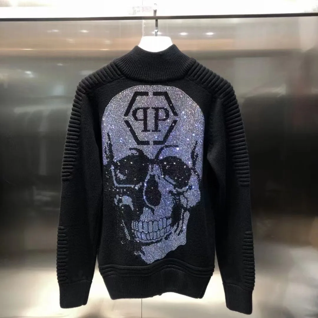 2023 New Fashion QP PHILIPPs Stand Collar Zipper High Quality PLEINs Men Women 1:1 Hip-hop Thick Warm Knit Sweater
2023 New Fashion QP PHILIPPs Stand Collar Zipper High Quality PLEINs Men Women 1:1 Hip-hop Thick Warm Knit Sweater