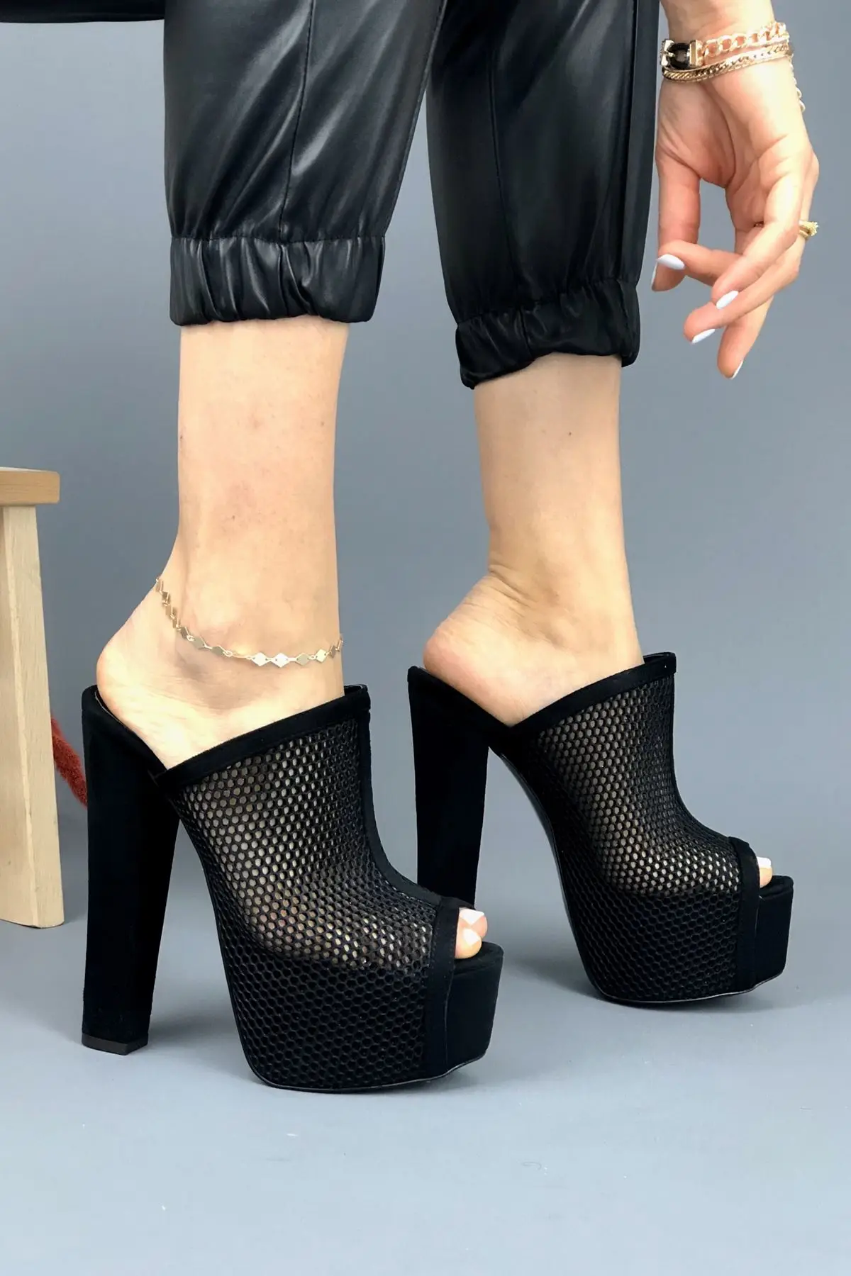 Women Slippers Black Mesh red Shoes Style Platform High Heels Sexy Ladies Party Dress Slippers Pump Slippers Pump Slippers
Women Slippers Black Mesh red Shoes Style Platform High Heels Sexy Ladies Party Dress Slippers Pump Slippers Pump Slippers