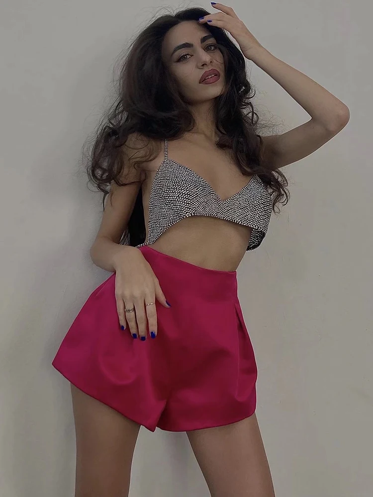 KBAT 2022 New ZAWomen Fashion Casual Solid Shorts Vintage High Waist Zipper Fly Female Folds Loose Short Pants Mujer
KBAT 2022 New ZAWomen Fashion Casual Solid Shorts Vintage High Waist Zipper Fly Female Folds Loose Short Pants Mujer