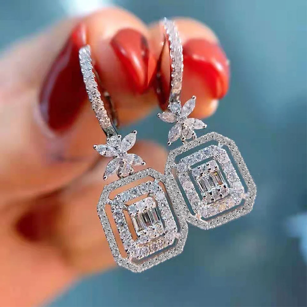 Modern Fashion Silver Color Women's Dangle Earrings with Shiny CZ Stone Aesthetic Female Earrings for Party Jewelry Gifts
Modern Fashion Silver Color Women's Dangle Earrings with Shiny CZ Stone Aesthetic Female Earrings for Party Jewelry Gifts