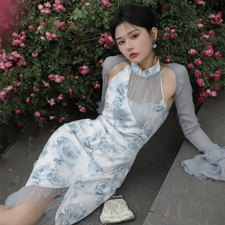 2023 chinese improved sleeveless flower print sleeveless hollow out design cheongsam sexy elegant women long qipao dress g813
2023 chinese improved sleeveless flower print sleeveless hollow out design cheongsam sexy elegant women long qipao dress g813