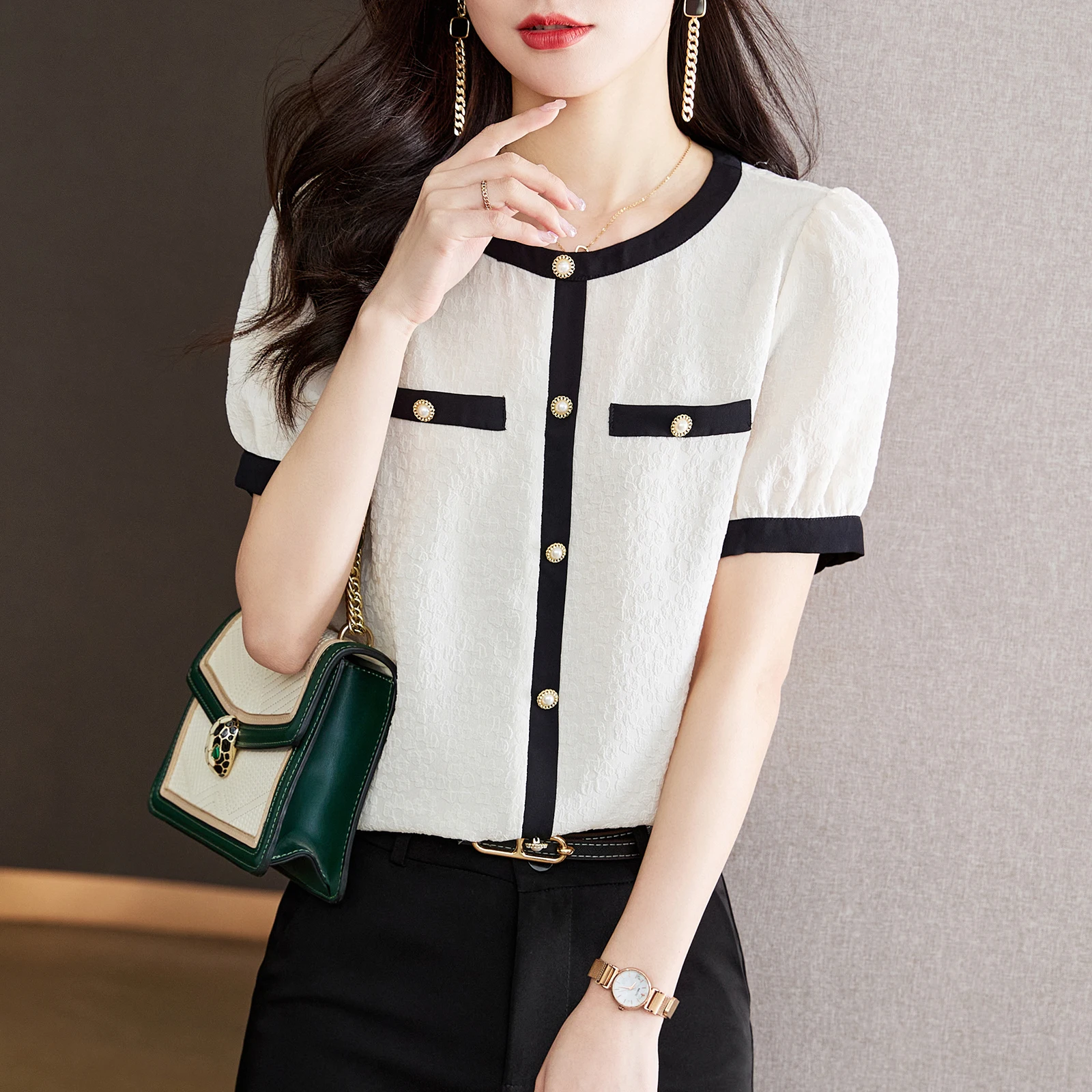 2022 Summer Season New Design Korean Fashion Chiffon Women Shirts Short Sleeve Office Lady Button Up Tops O-Neck Casual Blouses
2022 Summer Season New Design Korean Fashion Chiffon Women Shirts Short Sleeve Office Lady Button Up Tops O-Neck Casual Blouses