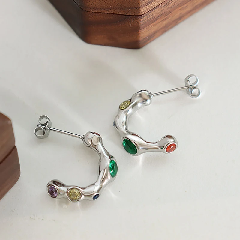 American Vintage Neutral Titanium Steel Color Zircon Inlaid Stud Earring for Women Stainless Steel Jewelry Accessories Wholesale
American Vintage Neutral Titanium Steel Color Zircon Inlaid Stud Earring for Women Stainless Steel Jewelry Accessories Wholesale