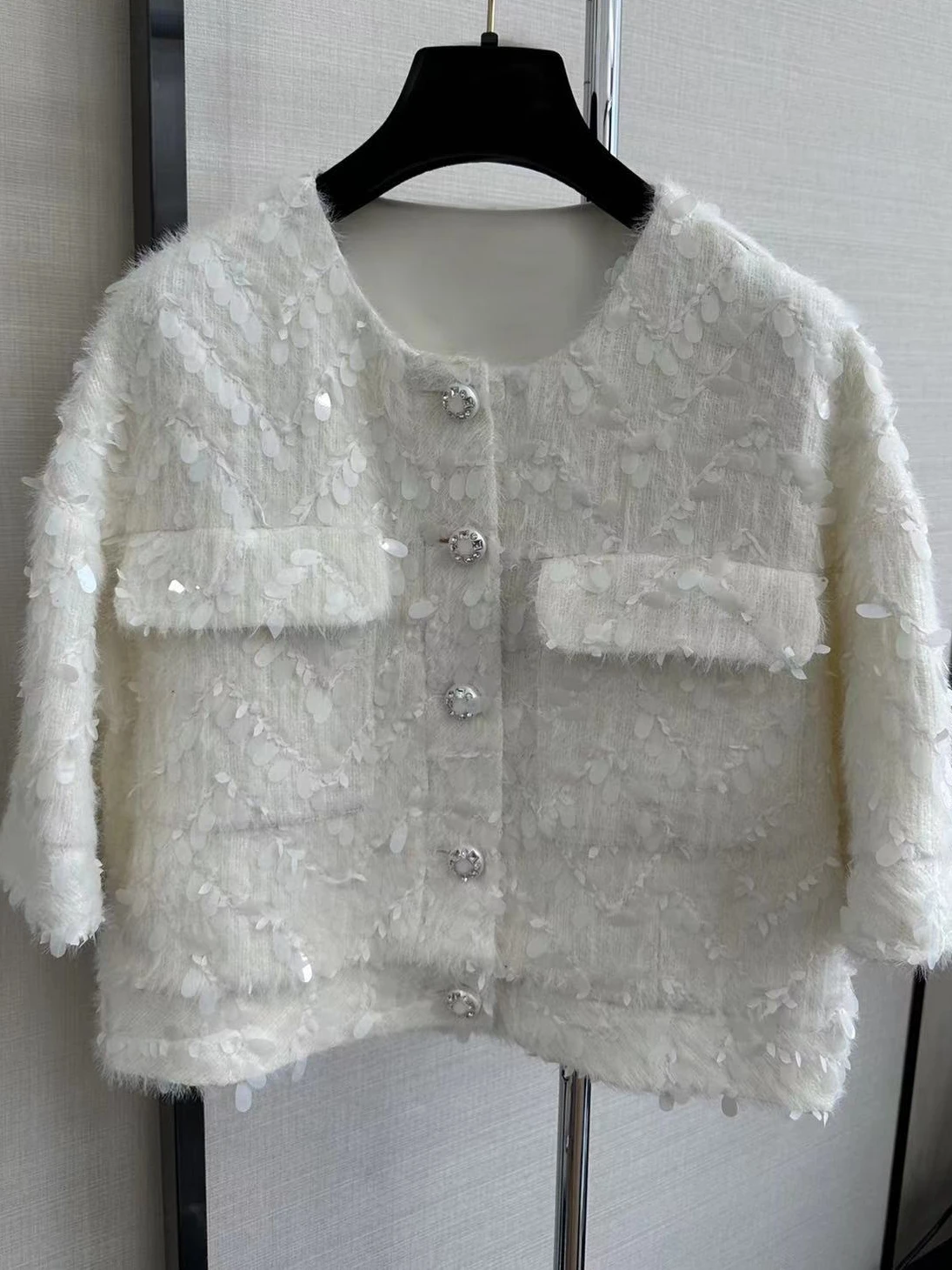 2023 New Spring Korean Short White Coat Women Tops High Quality Half Sleeve Weave Sequin Jacket Female casaco feminino
2023 New Spring Korean Short White Coat Women Tops High Quality Half Sleeve Weave Sequin Jacket Female casaco feminino