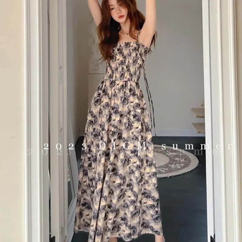 Летнее цветочное платье с бюстгальтером, французское ретро-платье высокой моды с тонким поясом, Трендовое платье
Летнее цветочное платье с бюстгальтером, французское ретро-платье высокой моды с тонким поясом, Трендовое платье