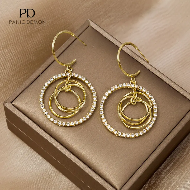Korean Fashion Metal Ring Ring Lady Hanging Earrings Net Red Exaggerated Personality Diamond Trendy Geometric Earrings Wholesale
Korean Fashion Metal Ring Ring Lady Hanging Earrings Net Red Exaggerated Personality Diamond Trendy Geometric Earrings Wholesale