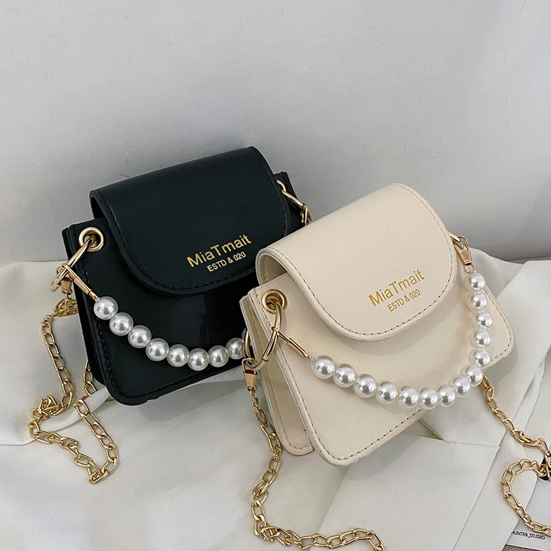 

Vintage Diamond Check Women's Black Rivet Soft Pu Leather Shopper's Handbag Fashion Versatile Makeup Travel Storage Bag Handbag