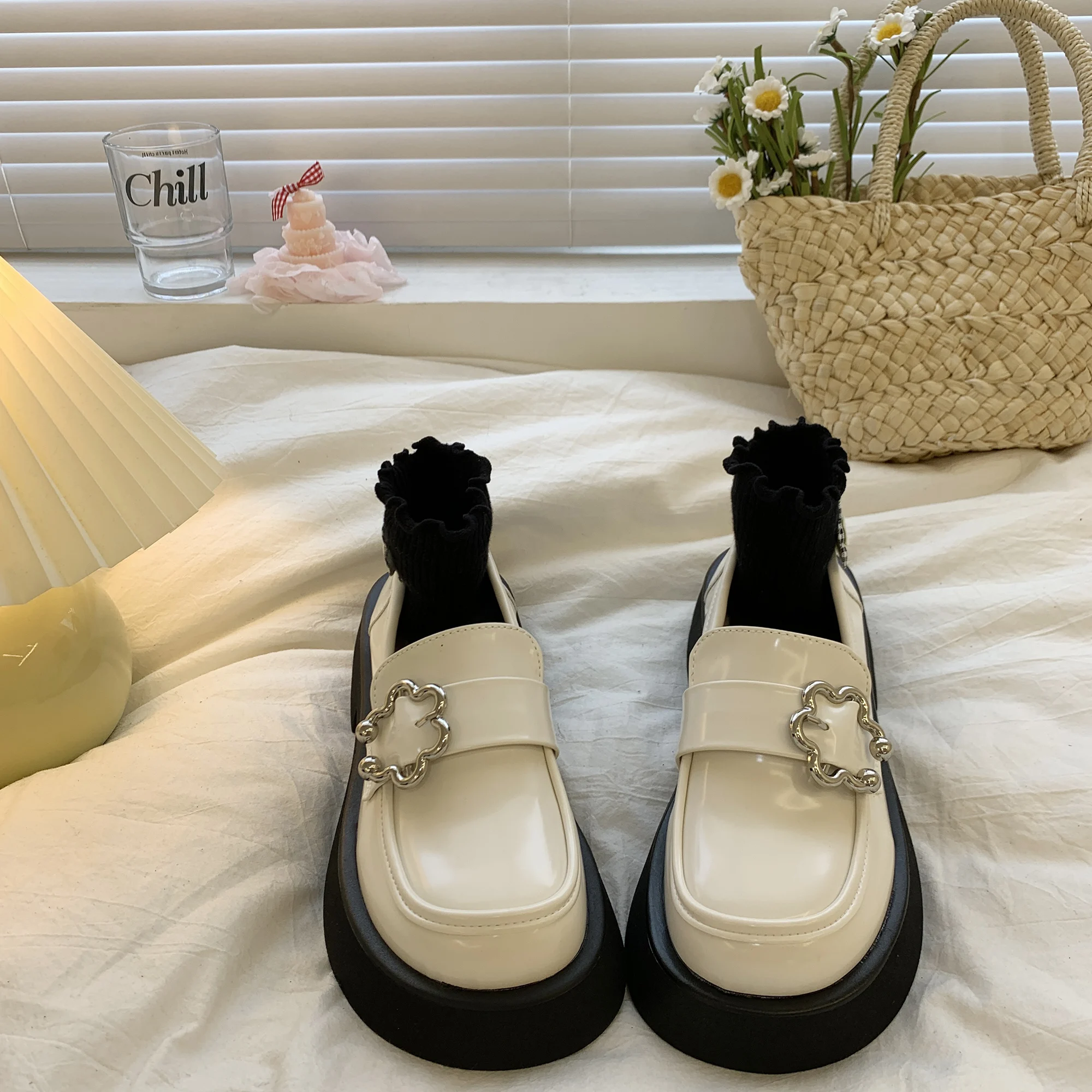 New fashion Loafers 2023 Lolita shoes Japanese JK uniform leather shoes college girls Mary Jane shoes Chunky Women Platform Shoe
New fashion Loafers 2023 Lolita shoes Japanese JK uniform leather shoes college girls Mary Jane shoes Chunky Women Platform Shoe