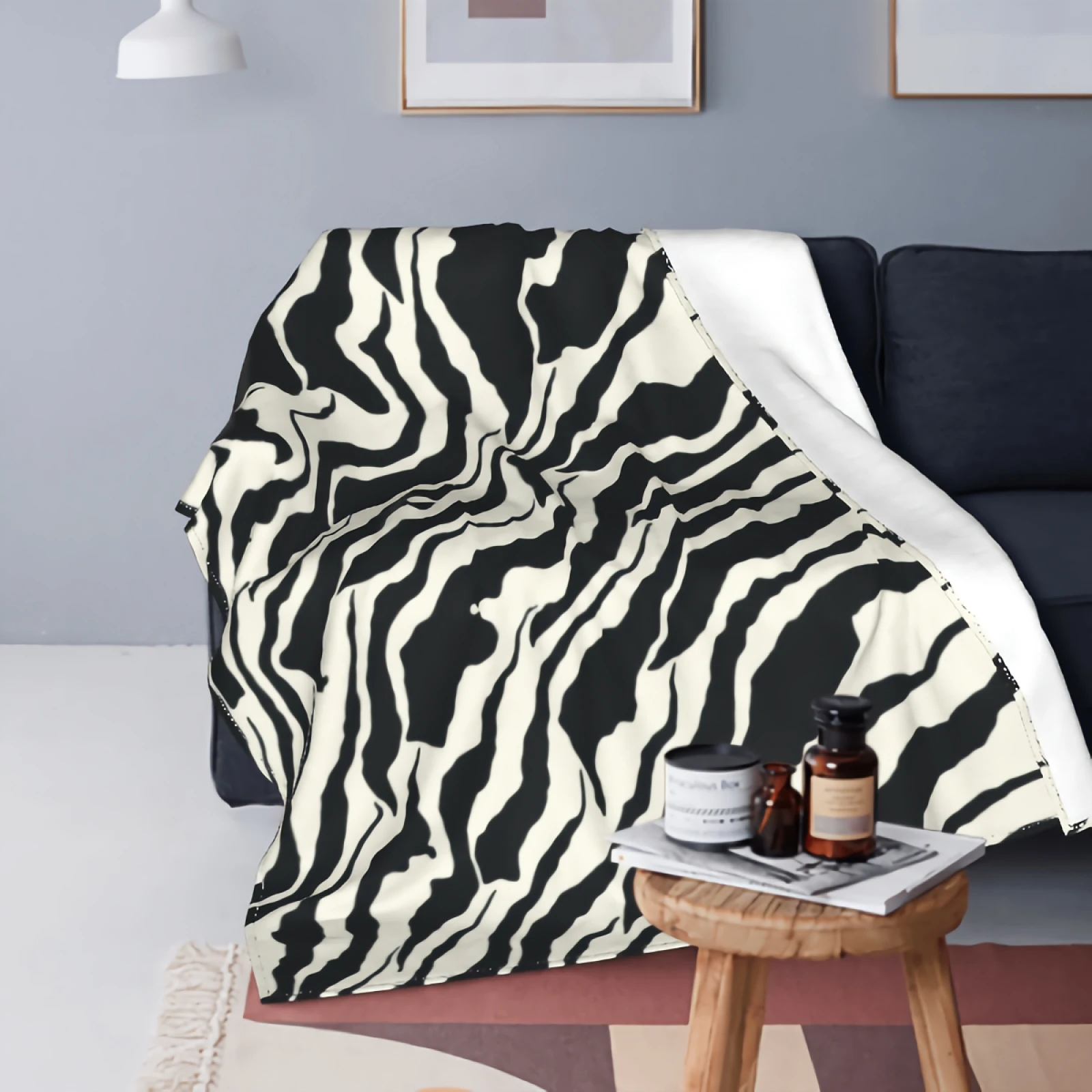 Фланелевое Флисовое одеяло в полоску, легкое и уютное Полосатое одеяло с абстрактной текстурой зебры черного и белого цвета с животными
Фланелевое Флисовое одеяло в полоску, легкое и уютное Полосатое одеяло с абстрактной текстурой зебры черного и белого цвета с животными
