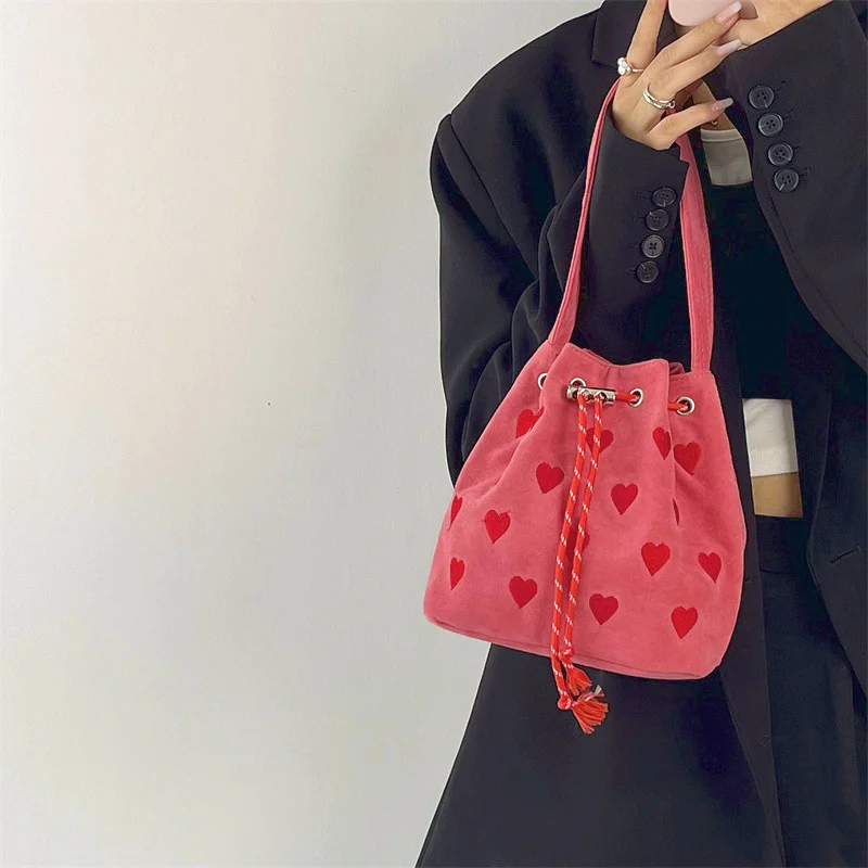 Pink Heart Embroidered Ladies Bucket Purse Handbags Fashion Love Women Messenger Bag Drawstring Female Girls Small Shoulder Bags
Pink Heart Embroidered Ladies Bucket Purse Handbags Fashion Love Women Messenger Bag Drawstring Female Girls Small Shoulder Bags