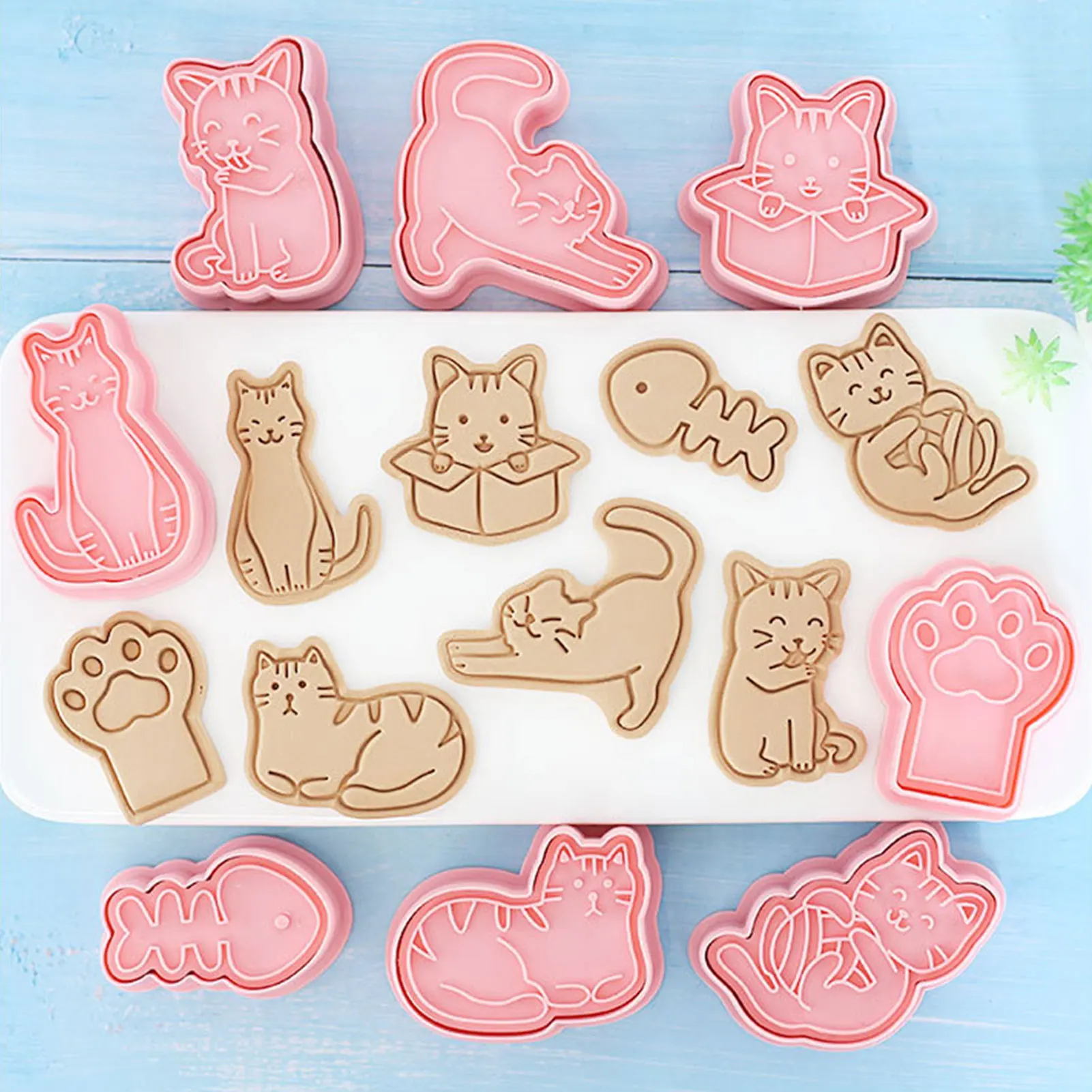 

8Pcs 3D Cat Bakeware Cookie Mold Biscuit Mold DIY Cartoon Press Baking Mold Cake Decorating Mold Three-dimensional Fondant Tool
