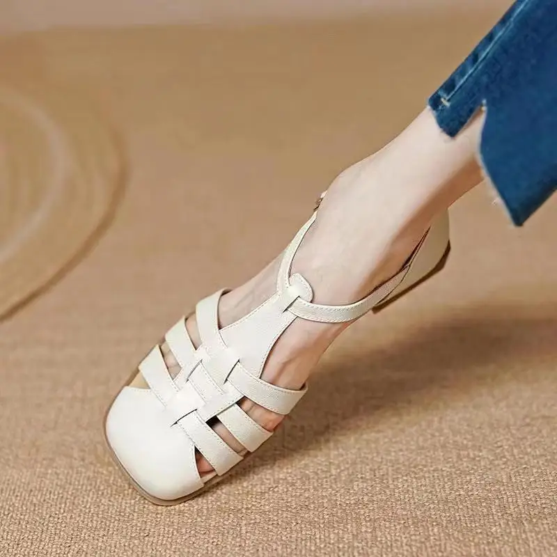 Retro Women's Sandals Roman Hollow Female Shoes 2022 Summer Solid Color Thick Heels Flat Bottom Ladies Shoes Buckle Large Size
Retro Women's Sandals Roman Hollow Female Shoes 2022 Summer Solid Color Thick Heels Flat Bottom Ladies Shoes Buckle Large Size