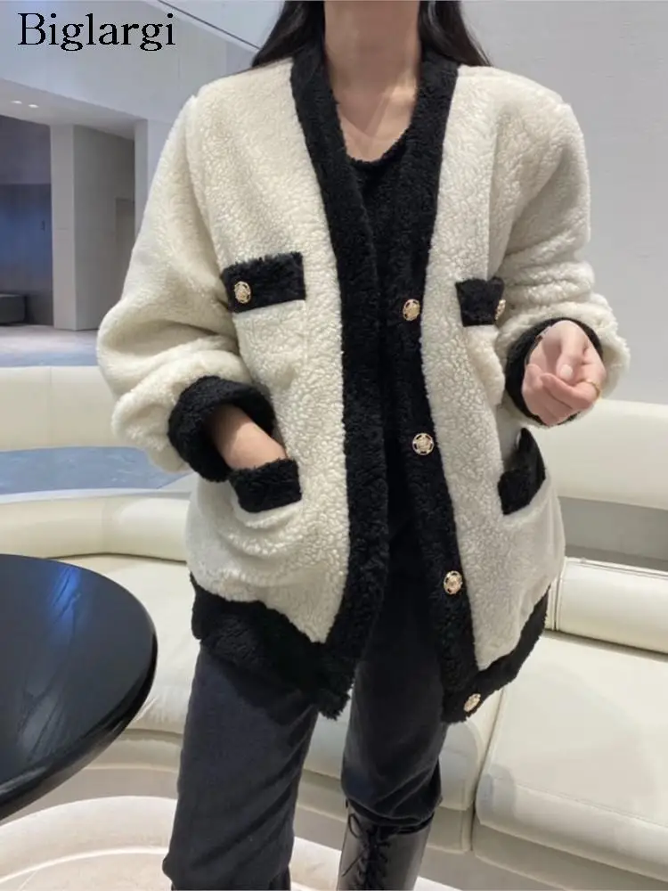 Autumn Winter Teddy Coat Women Striped Korean Loose V-Neck Ladies Jackets Coats Casual Fashion Long Sleeve Woman Jackets 2023
Autumn Winter Teddy Coat Women Striped Korean Loose V-Neck Ladies Jackets Coats Casual Fashion Long Sleeve Woman Jackets 2023