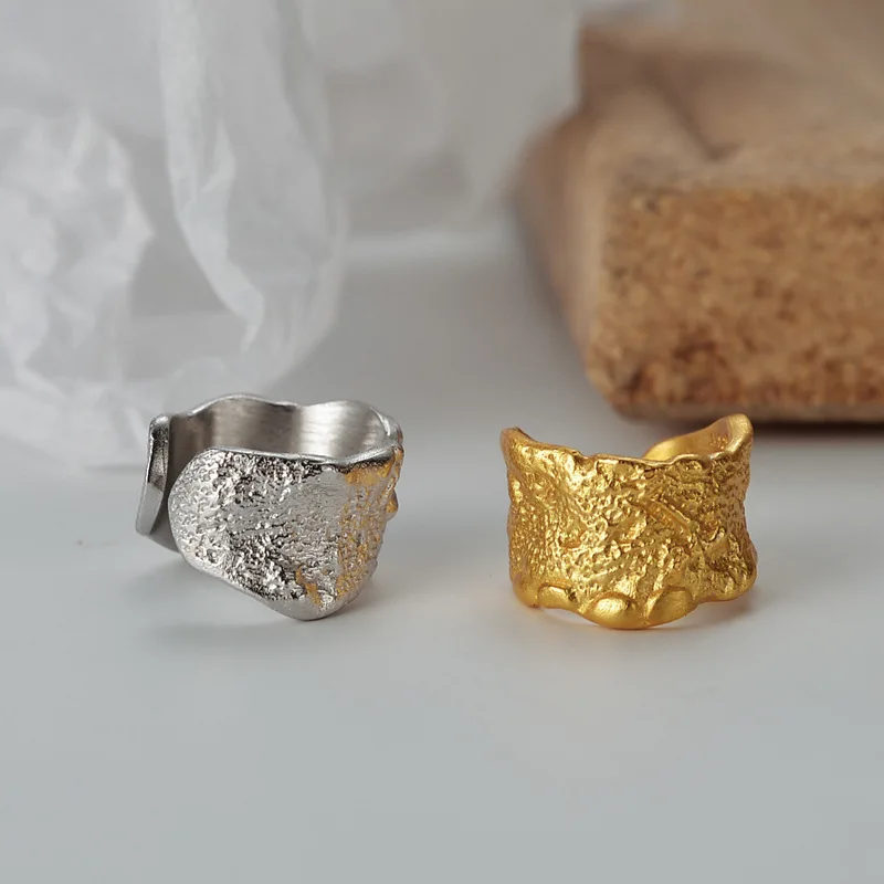 Новинка, 1 шт., корейский модный женский зажим для ушей из стерлингового серебра S925 пробы, без проколов, с неровной поверхностью, широкие ушные манжеты, Изящные Ювелирные изделия
Новинка, 1 шт., корейский модный женский зажим для ушей из стерлингового серебра S925 пробы, без проколов, с неровной поверхностью, широкие ушные манжеты, Изящные Ювелирные изделия