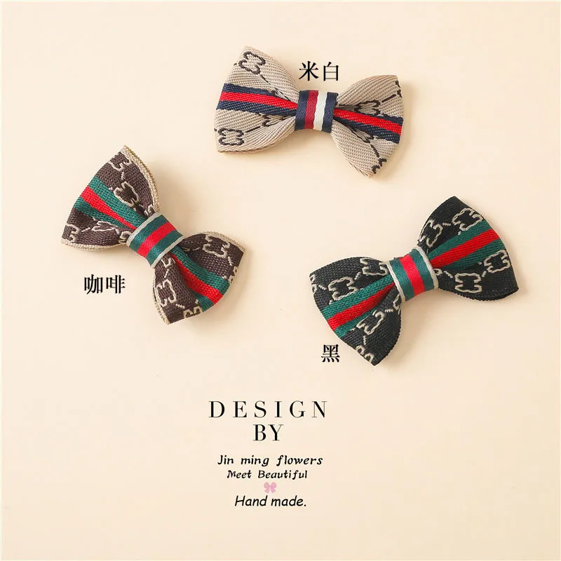 New Croc Shoe Jewelry Finished Shoe Buckle Croc Charm Designer Girl Gift Party Gift Croc Charm DIY Fabric Handmade Flower Bow
New Croc Shoe Jewelry Finished Shoe Buckle Croc Charm Designer Girl Gift Party Gift Croc Charm DIY Fabric Handmade Flower Bow