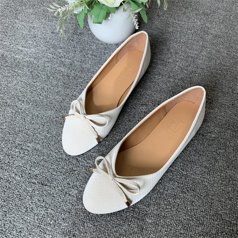 Big Size 43/44 Ladies Single Shoes Bowtie Flats Synthetic leather Loafers Women Round Toe Casual Shoes Woman Bridesmaid Flats
Big Size 43/44 Ladies Single Shoes Bowtie Flats Synthetic leather Loafers Women Round Toe Casual Shoes Woman Bridesmaid Flats