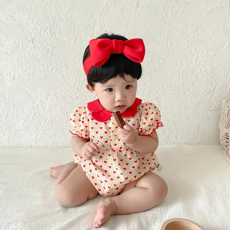 Baby onesie 2022 summer new Korean version baby clothes cute crawling clothes cute heart little love triangle bag fart clothes
Baby onesie 2022 summer new Korean version baby clothes cute crawling clothes cute heart little love triangle bag fart clothes