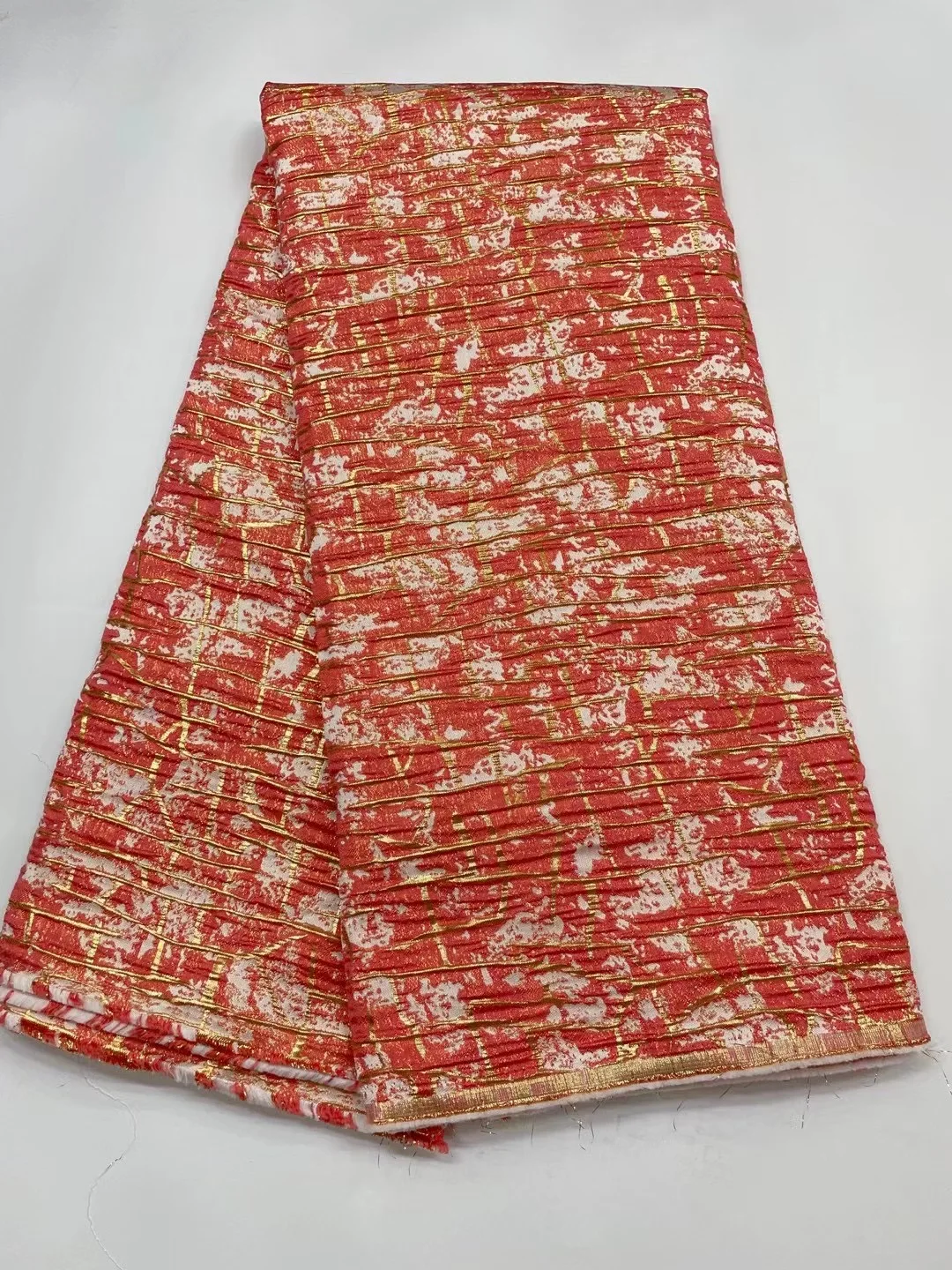 African Tulle Lace Fabric 2022 Nigerian Satin Print High Quality Brocade Gilding Jacquard Lace Fabric For Wedding Party Dress
African Tulle Lace Fabric 2022 Nigerian Satin Print High Quality Brocade Gilding Jacquard Lace Fabric For Wedding Party Dress