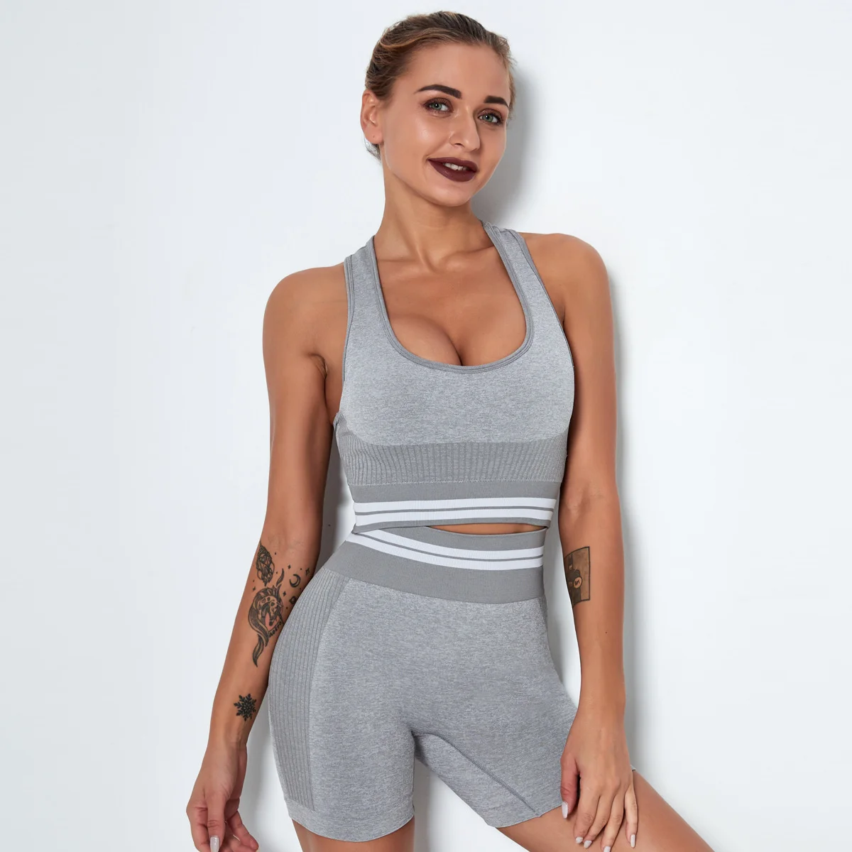 Seamless Knitted Yoga 2022 Suit Fitness Exercise Suit Quick Drying Stripe Bra Shorts Yoga Suit Female
Seamless Knitted Yoga 2022 Suit Fitness Exercise Suit Quick Drying Stripe Bra Shorts Yoga Suit Female