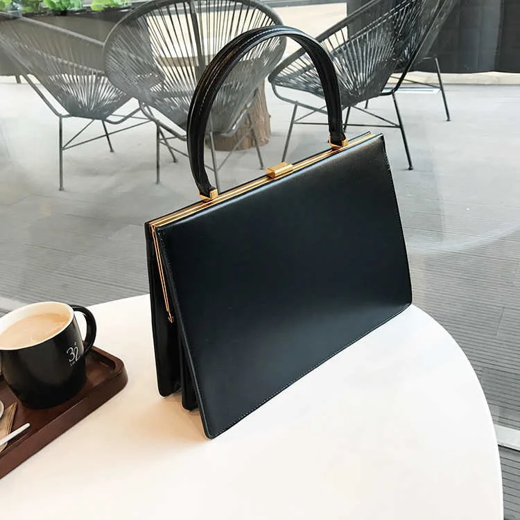 Women's retro PU leather bag, large clip, casual designer handbag, luxury large capacity handbag, fashion wallet, 2021
Women's retro PU leather bag, large clip, casual designer handbag, luxury large capacity handbag, fashion wallet, 2021