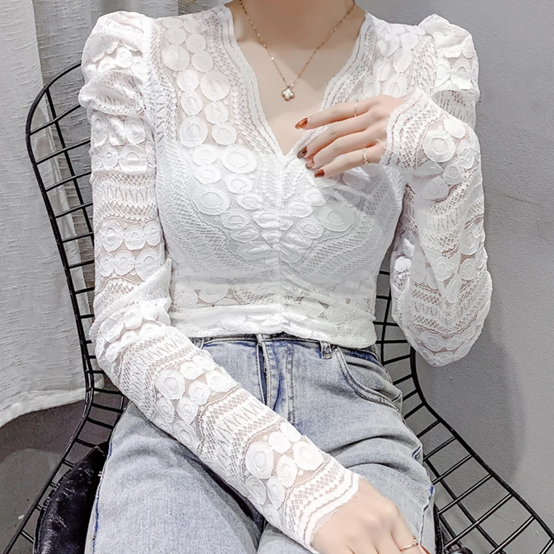 Женская кружевная блузка с длинным рукавом и V-образным вырезом
Женская кружевная блузка с длинным рукавом и V-образным вырезом