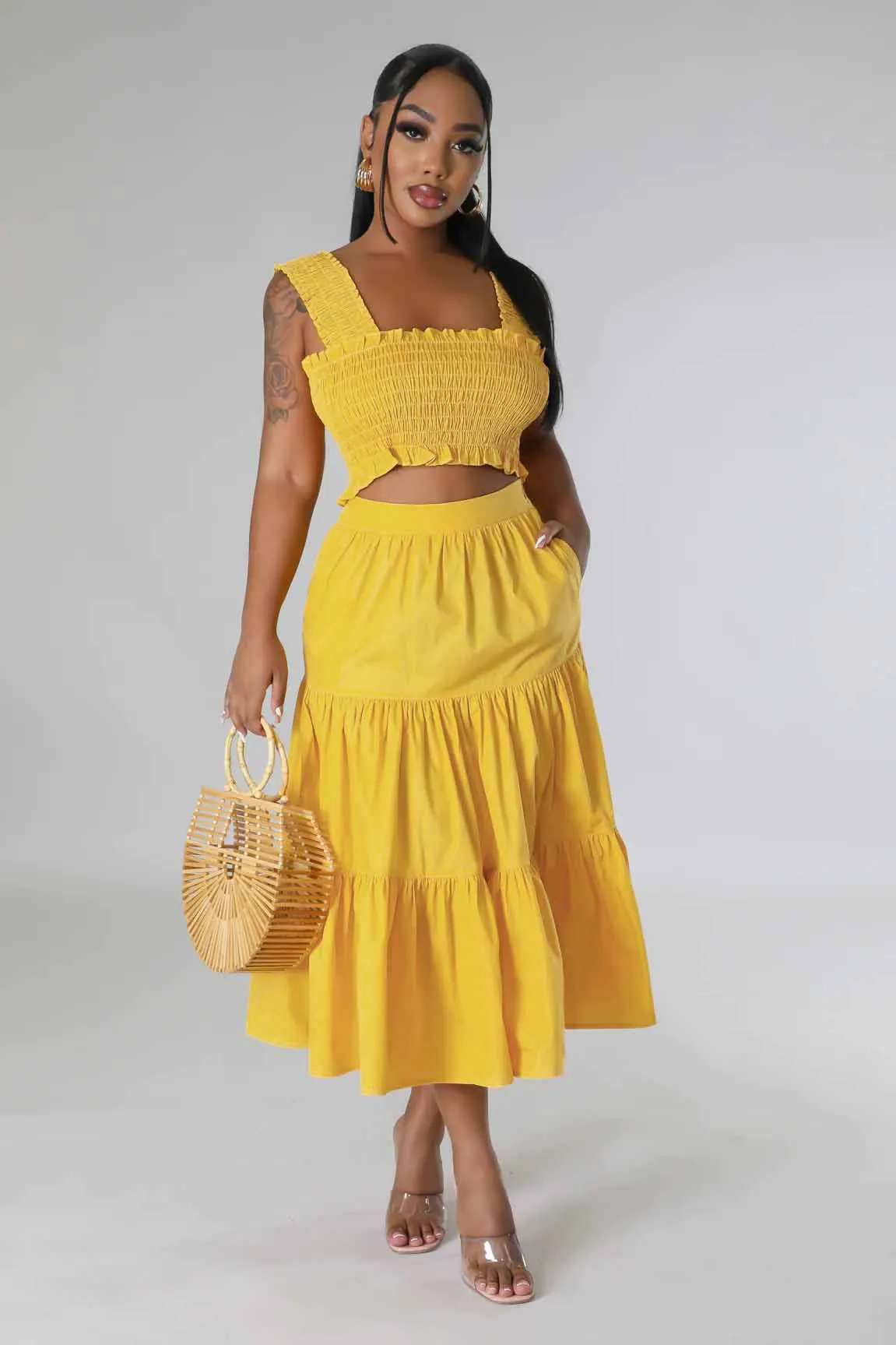 Summer Women Beach Bohemian Holidy Set Elegant Off The Shoulder Ruffled Suspenders Top and Long Skirt Solid Color Two-piece Set
Summer Women Beach Bohemian Holidy Set Elegant Off The Shoulder Ruffled Suspenders Top and Long Skirt Solid Color Two-piece Set