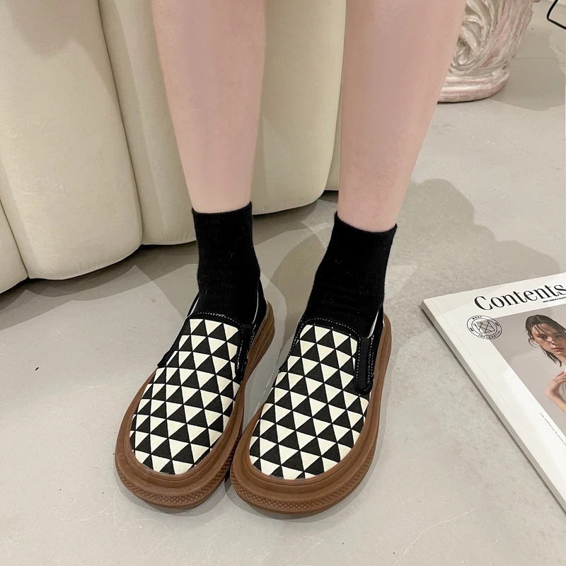 Плоский 
Плоский