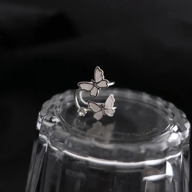 Butterfly ear clip female ins cold wind no piercing ear bone clip small ear design sensible stud earrings Female earrings
Butterfly ear clip female ins cold wind no piercing ear bone clip small ear design sensible stud earrings Female earrings