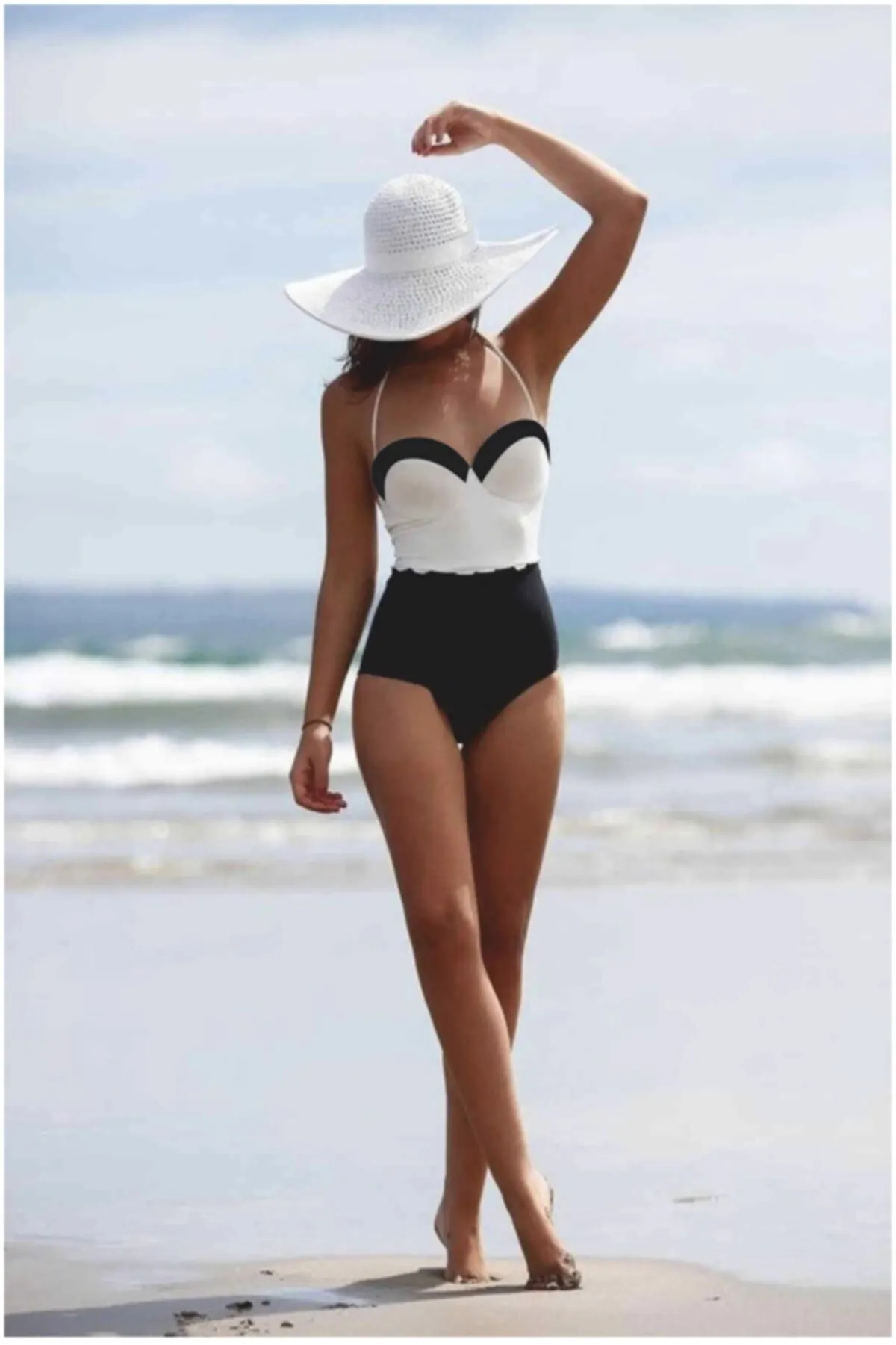 Women's Swimsuit Black And White One Piece Swimwear Female Push Up Bathing Suit Monokini Brazilian Swimming Suits
Women's Swimsuit Black And White One Piece Swimwear Female Push Up Bathing Suit Monokini Brazilian Swimming Suits